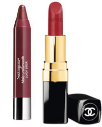 помады Neutrogena MoistureSmooth Color Stick и Chanel Rouge Coco Hydrating Crème Lip Colour