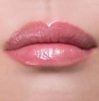 Перманентный макияж губ – ярче и сочнее 
