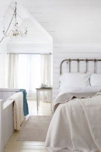 белая расцветка спальни