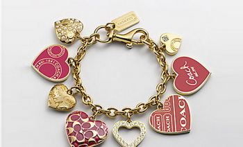 Браслет от Coach: Multi Heart Charm Bracelet