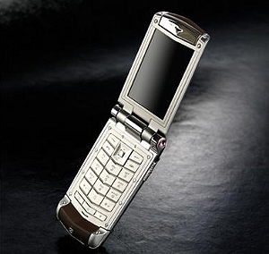 Constellation Ayxta – первая «раскладушка» от Vertu